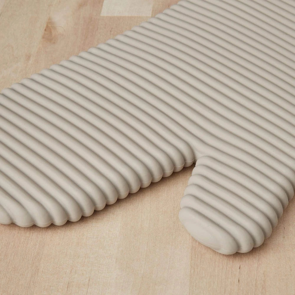 Ribbed Silicone Oven Mitts